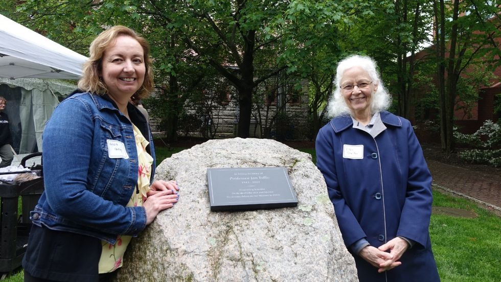 Meredith Hastings and Ellen Shelton pose with plaque to Jan at the picnic 